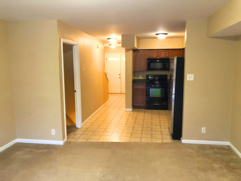 photo of 14518 Tienda Living, overlooking kitchen.