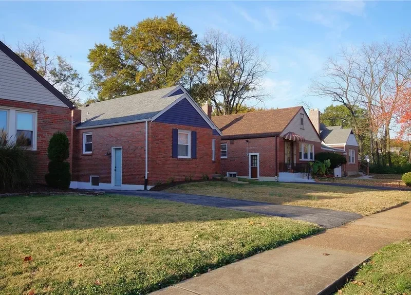 6750 Julian Ave. 63130 - exterior